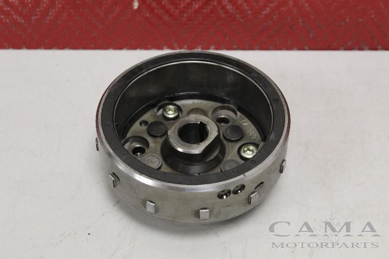 VOLANT MOTEUR Yamaha XP 500 T-MAX 2008-2011 (XP500 4B5), Dhr. S. di Majo, Utilisé, Info@cama-motorparts.nl, P.J. Troelstraweg 8 8
3144 CX  MAASSLUIS, NL