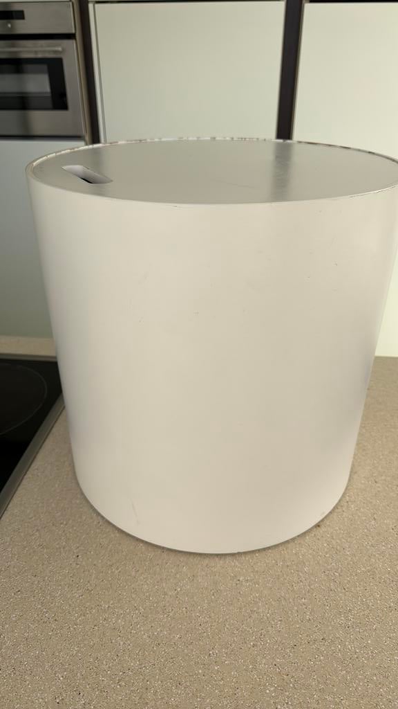 Opberger voor dekentjes en eventueel als salontafeltje, Ophalen, Gebruikt