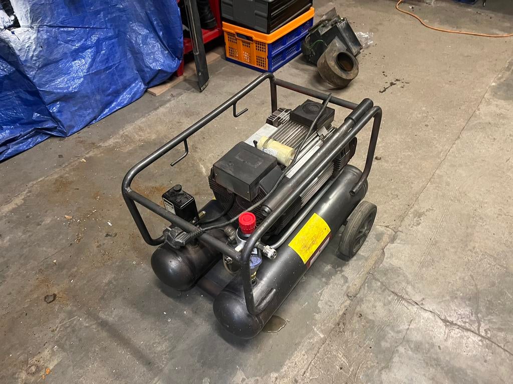 Compressor, Ophalen, Gebruikt, 6 tot 10 bar, Minder dan 200 liter/min