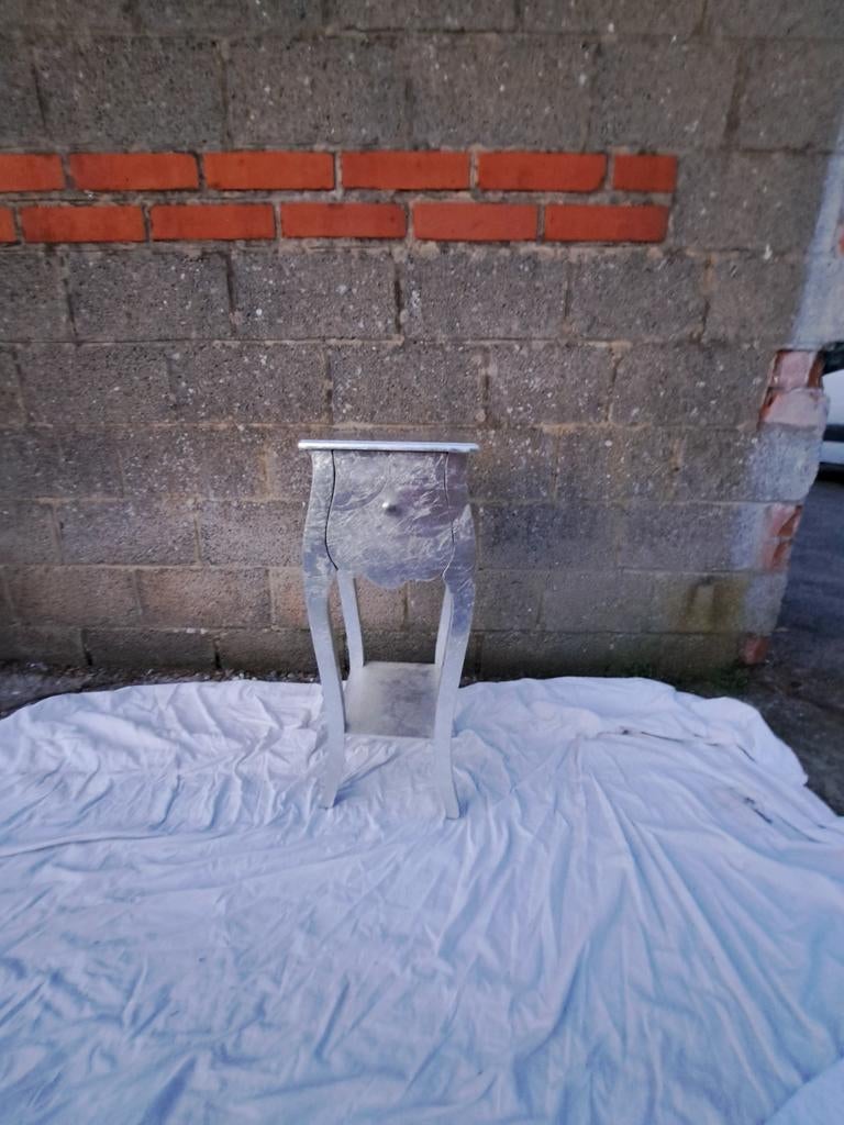 petite table de chevets ou guéridon de style baroque