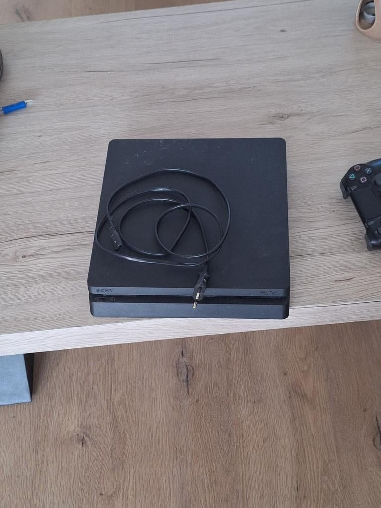 Playstation 4, Enlèvement, Avec 2 manettes