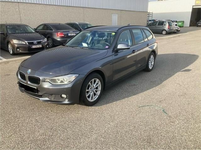 BMW 318 D Touring 2012 Euro 5, Autos, Achat, Boîte manuelle, Noir, 5 portes