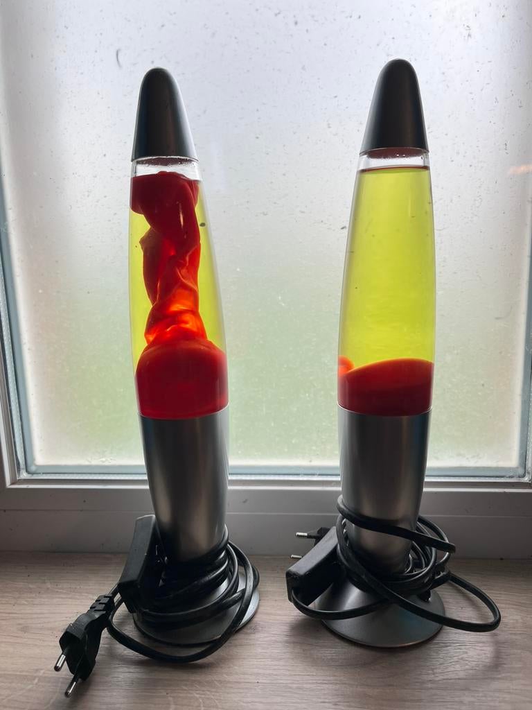 2 x Lampe a lave fonctionnelle, Rouge, 25 à 50 cm, Vintage, Comme neuf