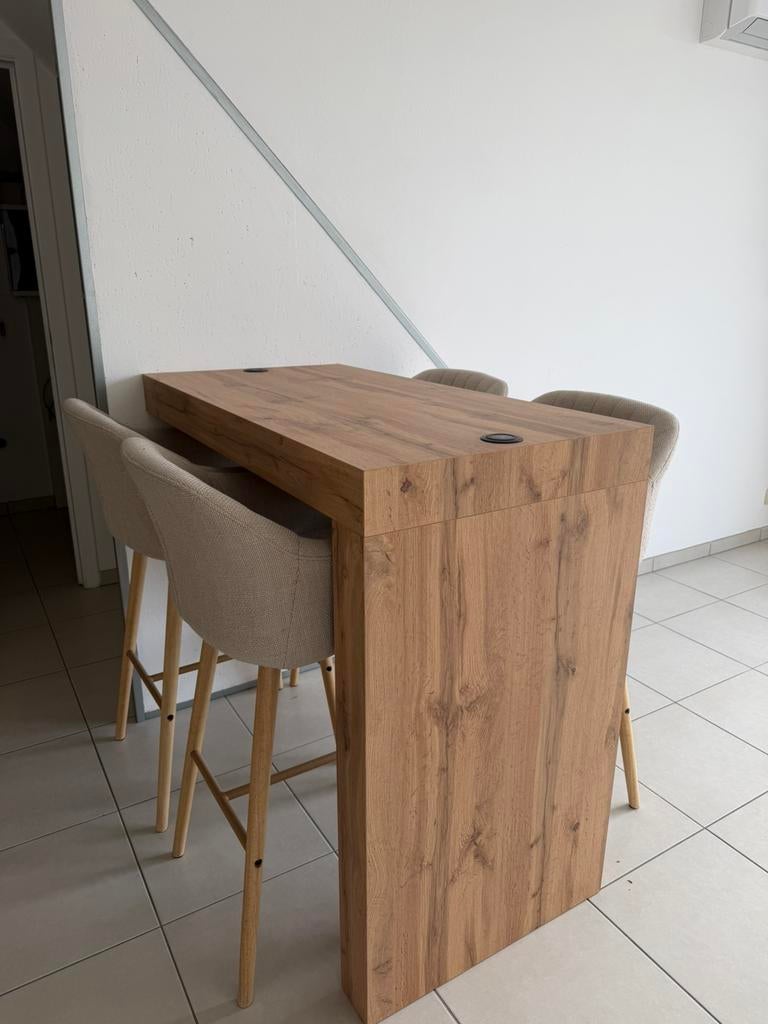 Chaises hautes + Table en bois, Maison & Meubles, Tabourets de bar, Utilisé, 90 cm ou plus, Bois, 4 tabourets, Avec repose-pieds