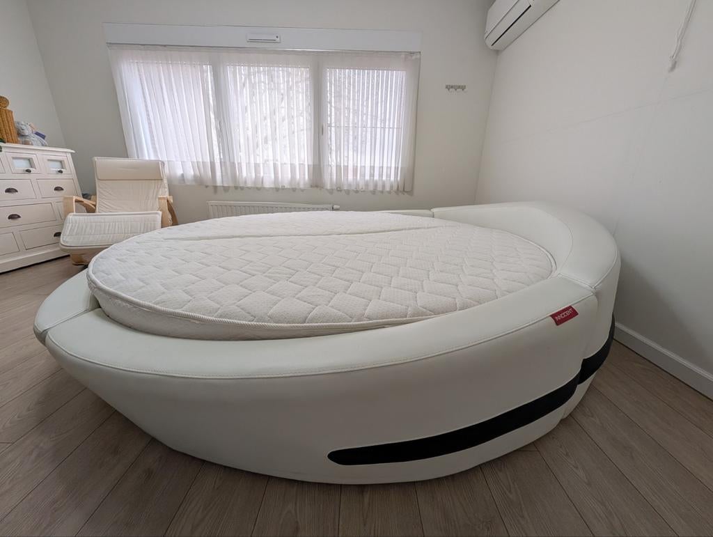 Rond bed incl matras, Maison & Meubles, Chambre à coucher | Canapés-lits, Enlèvement