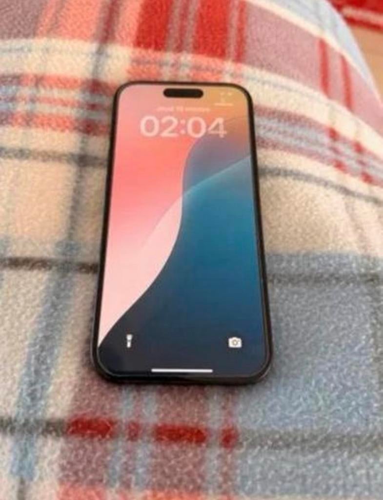 Superbe iPhone 15 noir 128GB aucune rayure ni griffures neuf, Télécoms, Téléphonie mobile | Apple iPhone, Enlèvement, Comme neuf
