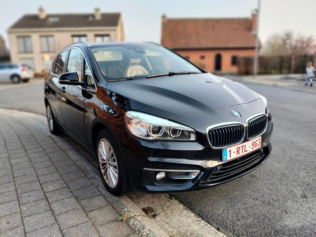 BMW xe225 hybride is in zeer goede staat, Autos, BMW, Entreprise, Série 2, Hybride Électrique/Essence, Euro 6, Hatchback, 5 portes