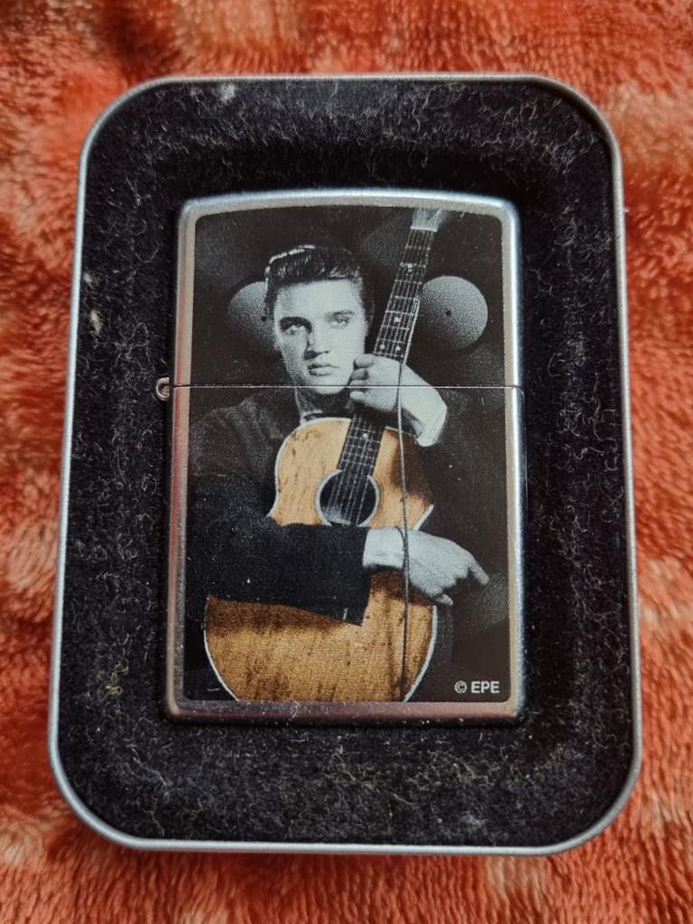 Zippo Elvis Presley - Elvis Memories 2014, Verzamelen, Verzenden, Zo goed als nieuw, Aansteker