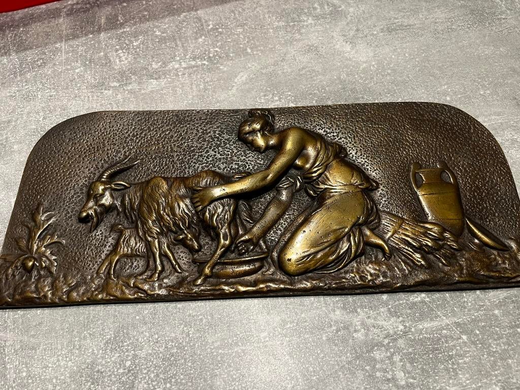 Bronzen plaquette “ Vrouw met de geit “, Ophalen