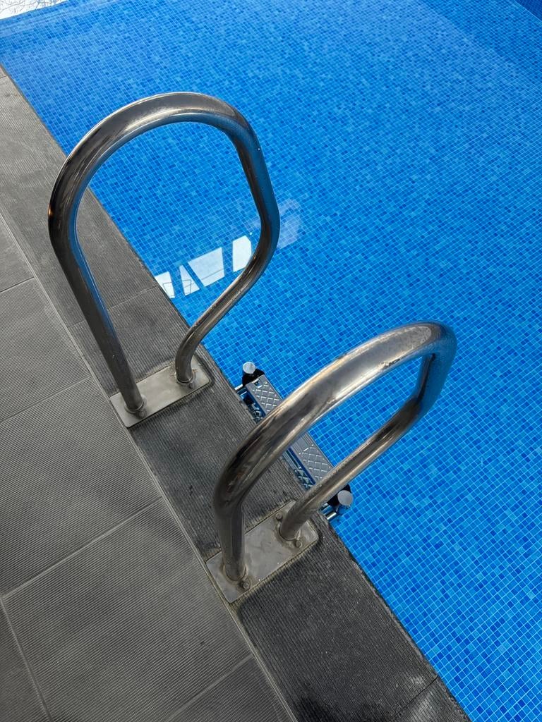 Zwembadladder - zwembadtrap, Ophalen, Zo goed als nieuw, Ladder