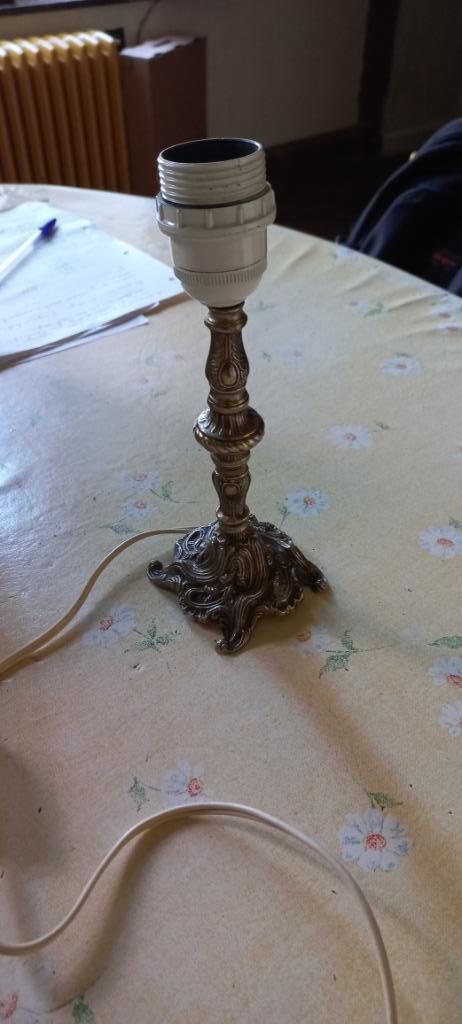 pied de lampe ancien en métal argenté, Enlèvement