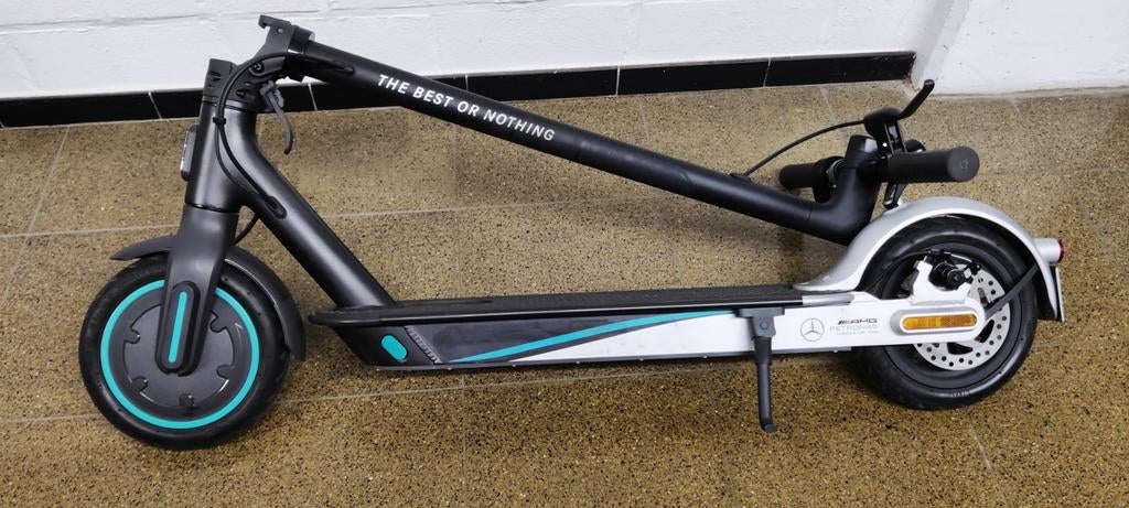 Trottinette électrique Xiaomi Pro 2 Mercedes  AMG, Vélos & Vélomoteurs, Enlèvement