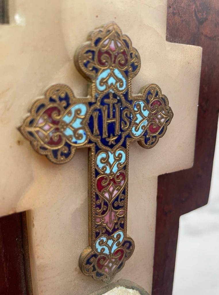 Bénitier en marbre et bois croix émaillée XIXᵉ siècle, Antiquités & Art, Antiquités | Objets religieux, Enlèvement ou Envoi