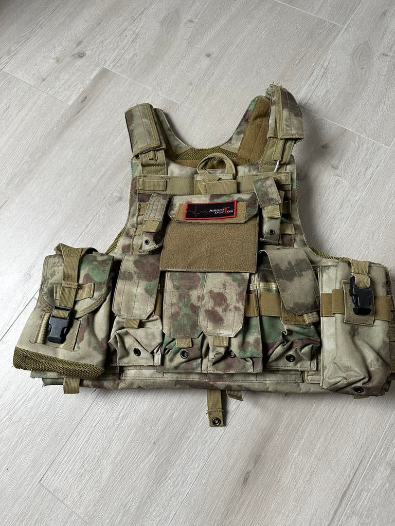 tactical vest, Ophalen, Zo goed als nieuw