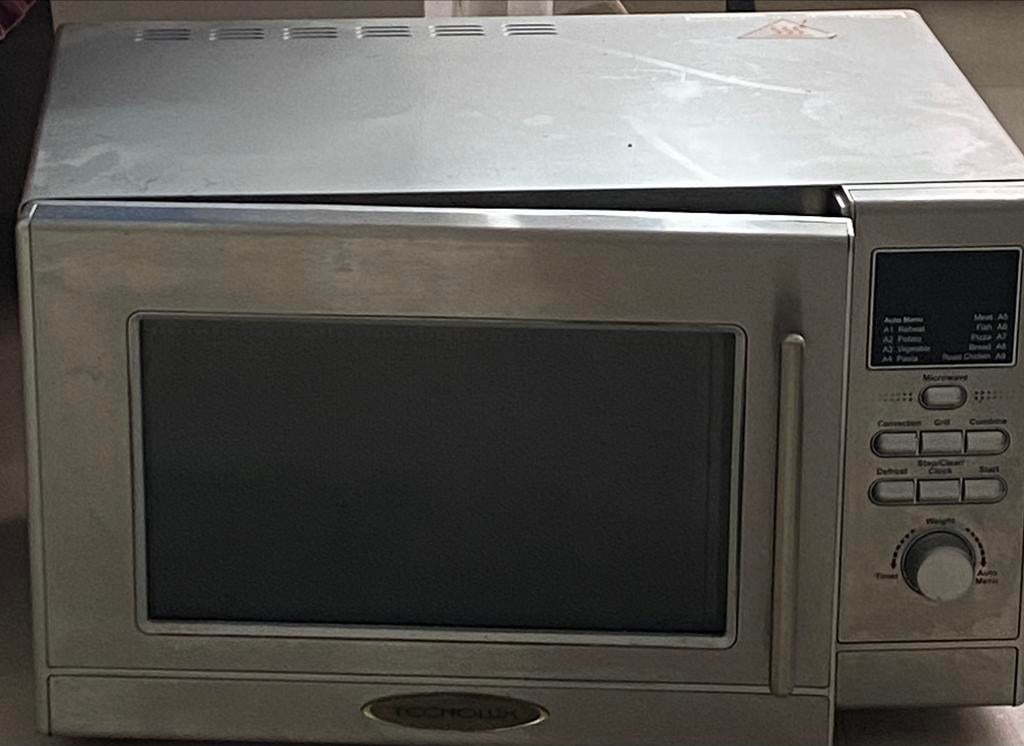 Micro ondes tecnolux en inox léprix est négociable, Electroménager, Micro-ondes, Enlèvement, Comme neuf, Four