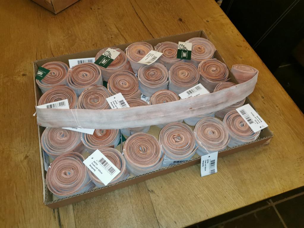 24 stuks nieuwe foam rollen lint burgundy, Ophalen of Verzenden, Nieuw
