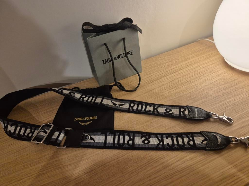 Bandoulière Zadig&Voltaire très bon état, Bijoux, Sacs & Beauté, Sacs | Sacs Femme, Enlèvement ou Envoi, Comme neuf, Noir, Sac à bandoulière