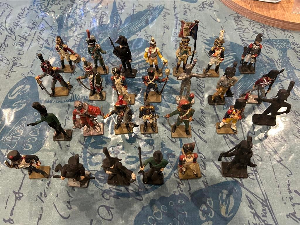 Starlux : 27 soldats de plomb + canon éditions atlas, Enlèvement