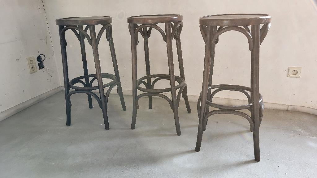 Thonet barkruk donkerbruin 8 stuks, Huis en Inrichting, Barkrukken, Ophalen, 60 tot 90 cm, Hout, Gebruikt