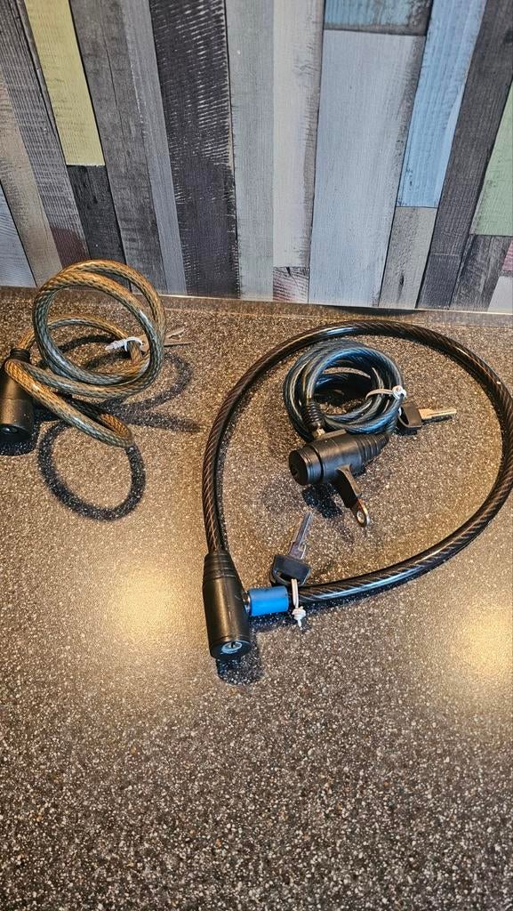 Cadenas neufs tous avec 2 clefs, Enlèvement, Neuf