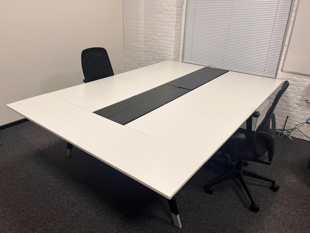 Bureau/vergadertafel, Enlèvement, Comme neuf