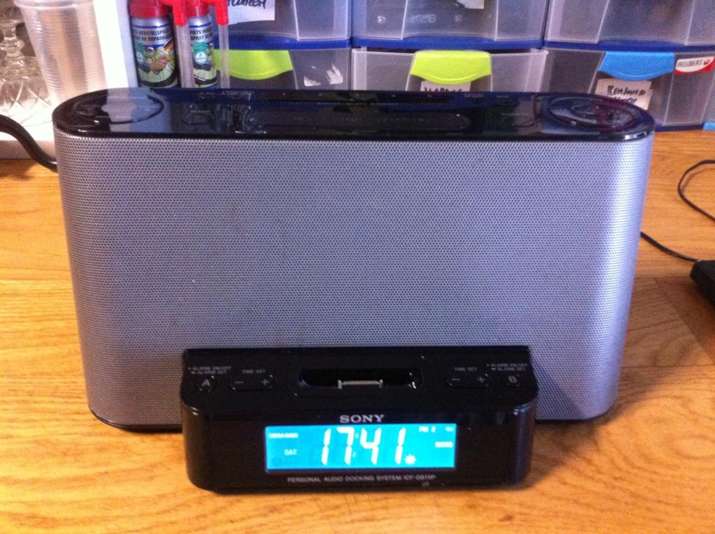 Sony ICF-DS11iP wekker radio, Enlèvement ou Envoi, Comme neuf, Digital