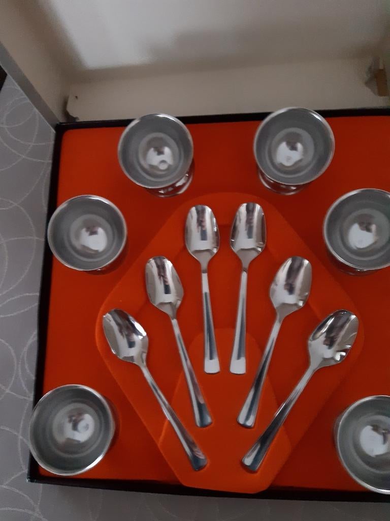 Eierpotjes met lepeltjes., Ophalen, Nieuw, Inox of Chroom