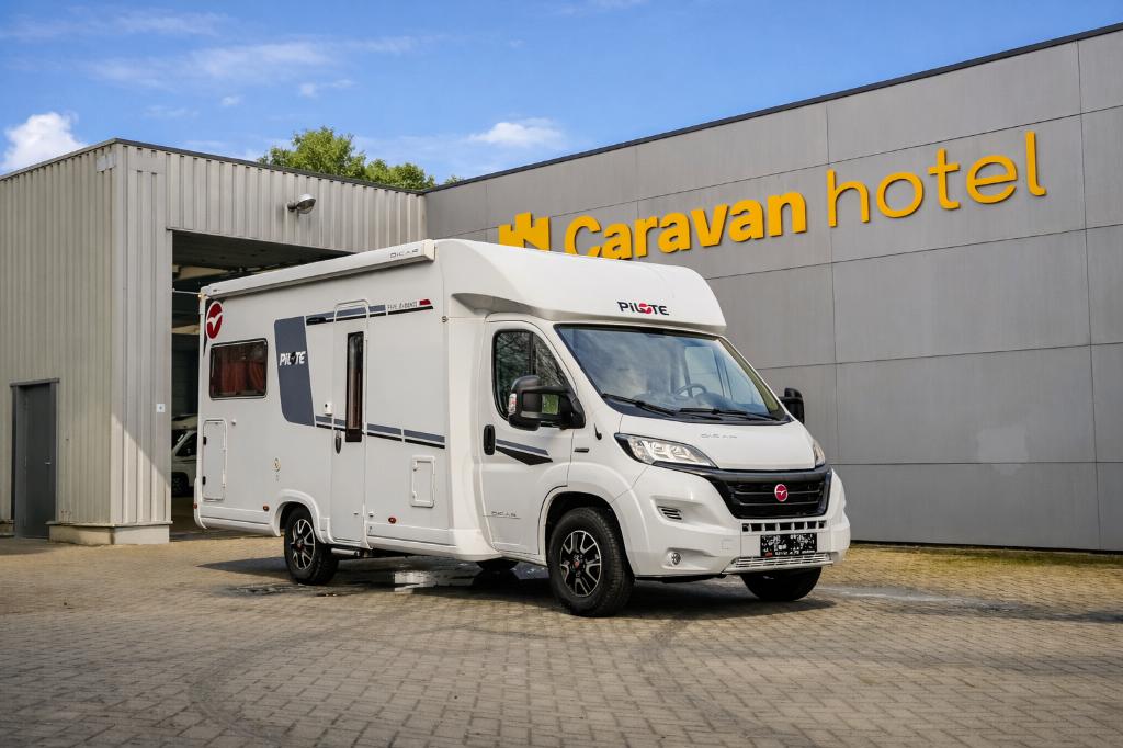 Pilote P696U Evidence - Nieuwstaat - 2022 - Zeer compleet, Caravans en Kamperen, Mobilhomes, Luifel, Ringverwarming, Fiat, Serrures de sécurité