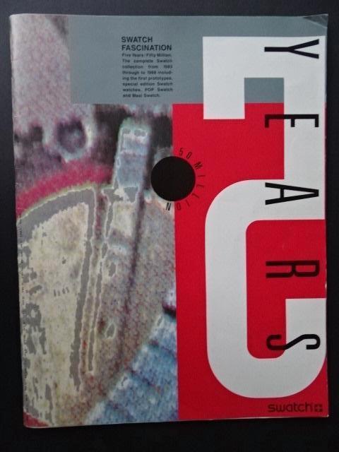 SWATCH - Grand catalogue complet "5 Years" - 1983-1988, Bijoux, Sacs & Beauté, Enlèvement ou Envoi, État, Comme neuf