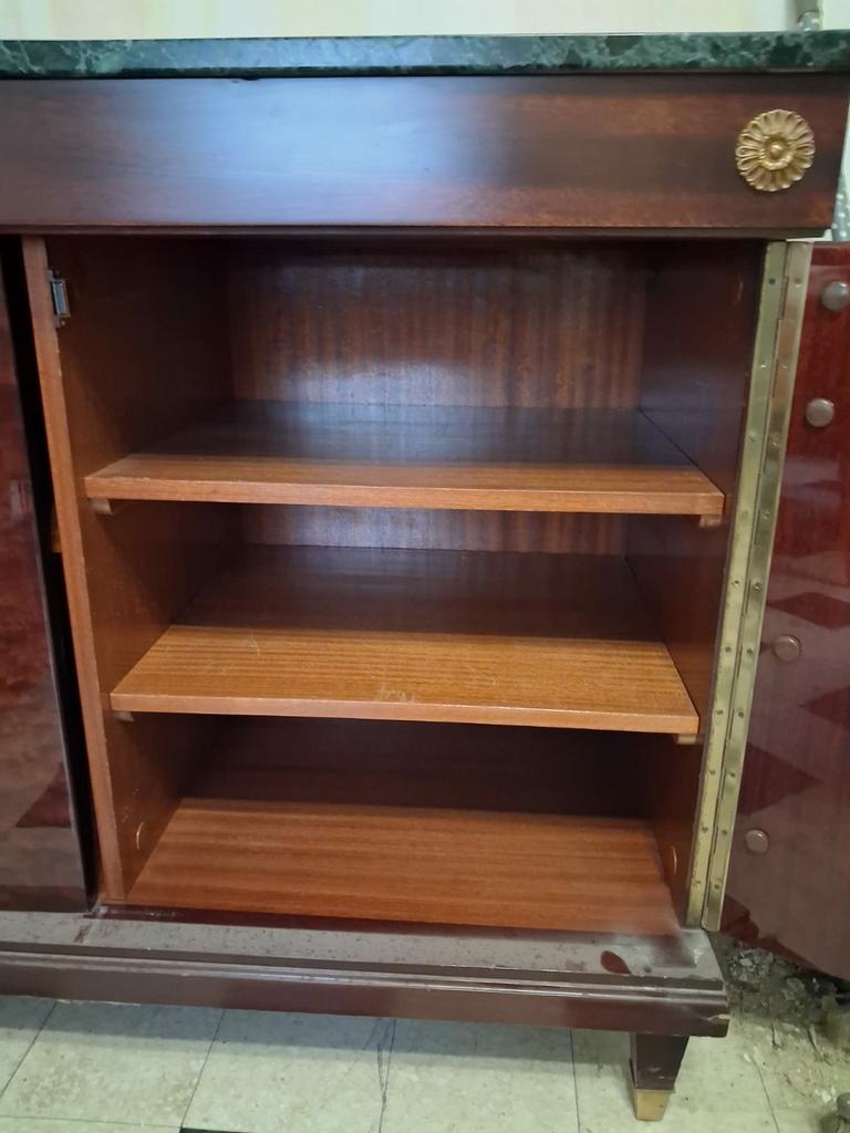 Meuble dressoir en acajou avec portes. Livraison possible., Avec porte(s), 200 cm ou plus, Comme neuf, Enlèvement