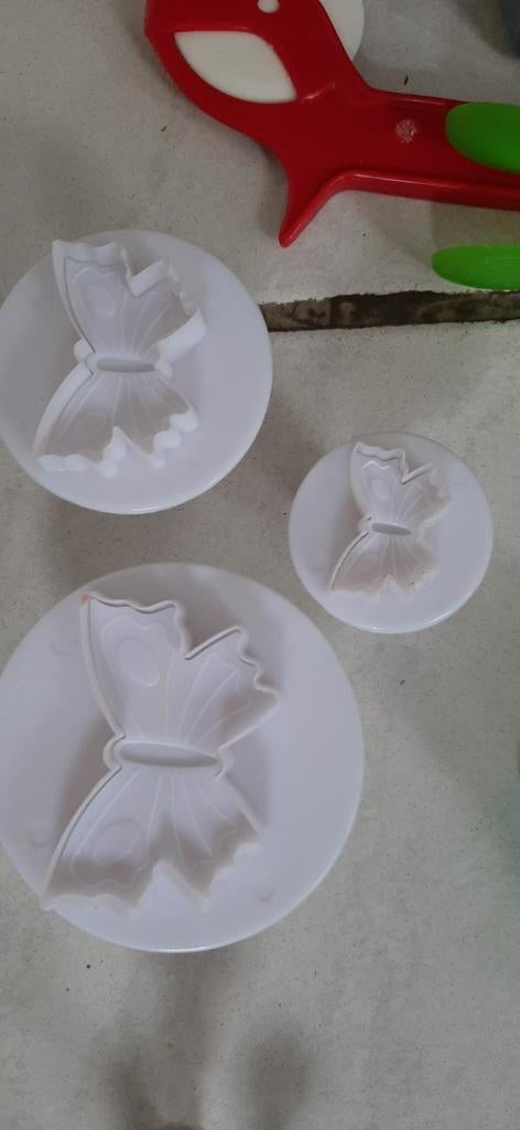 Uitsteekvormen, Ophalen of Verzenden, Zo goed als nieuw