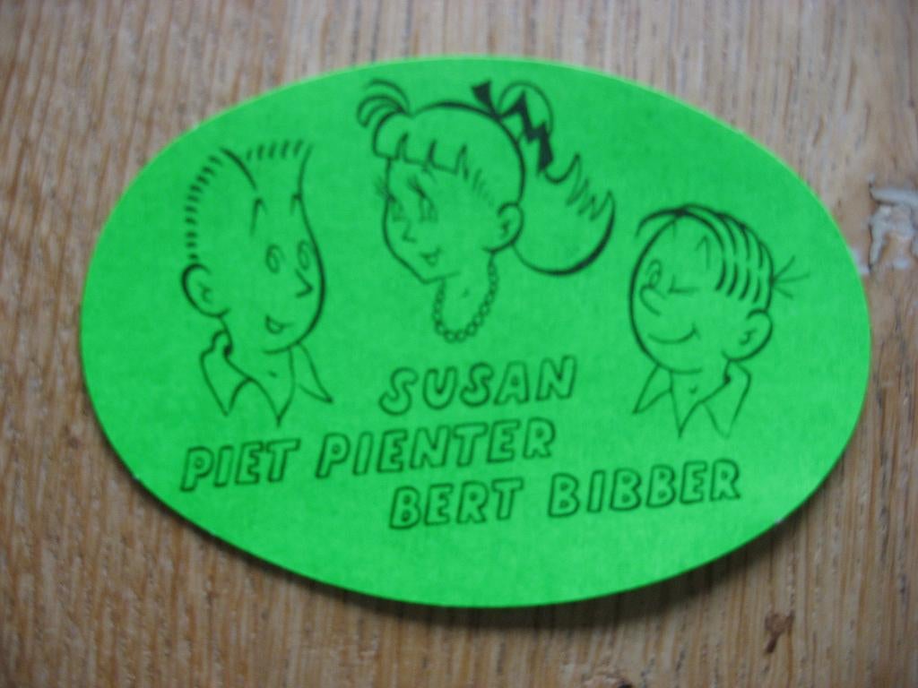 Vintage Sticker Piet Pienter Bert Bibber en Suzan POM, Ophalen of Verzenden, Overige figuren, Nieuw, Plaatje, Poster of Sticker