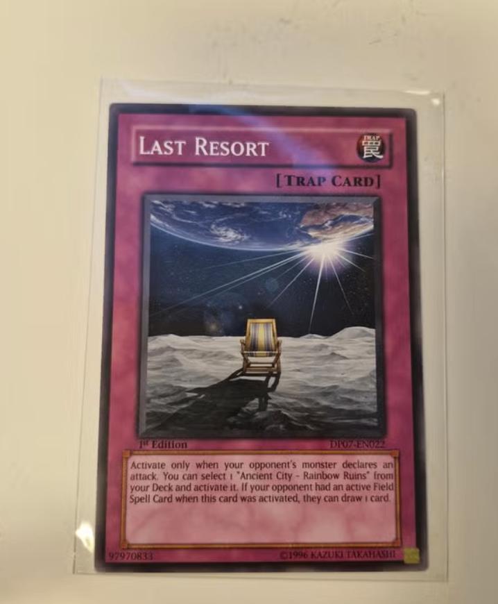 Yu-Gi-Oh! Last Resort Trap Card DP07-EN022 1st Edition, Ophalen of Verzenden, Zo goed als nieuw