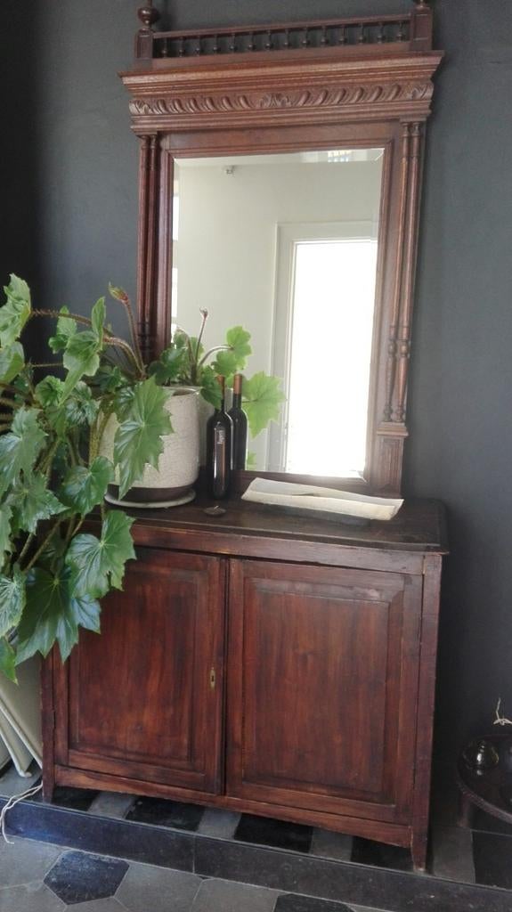 Kastje met Mechelse spiegel, Enlèvement