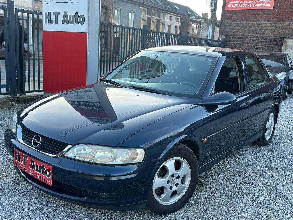 Opel vectra 1.6i essence /airco/88.000km ct ok, Entreprise, Boîte manuelle, Entretenue par le concessionnaire, Tissu