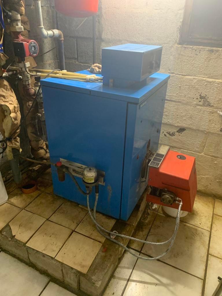 Oude mazoutbrander in werkende staat, Bricolage & Construction, Chaudière CC ou Chaudière combinée, Enlèvement, Utilisé, 80 cm ou plus