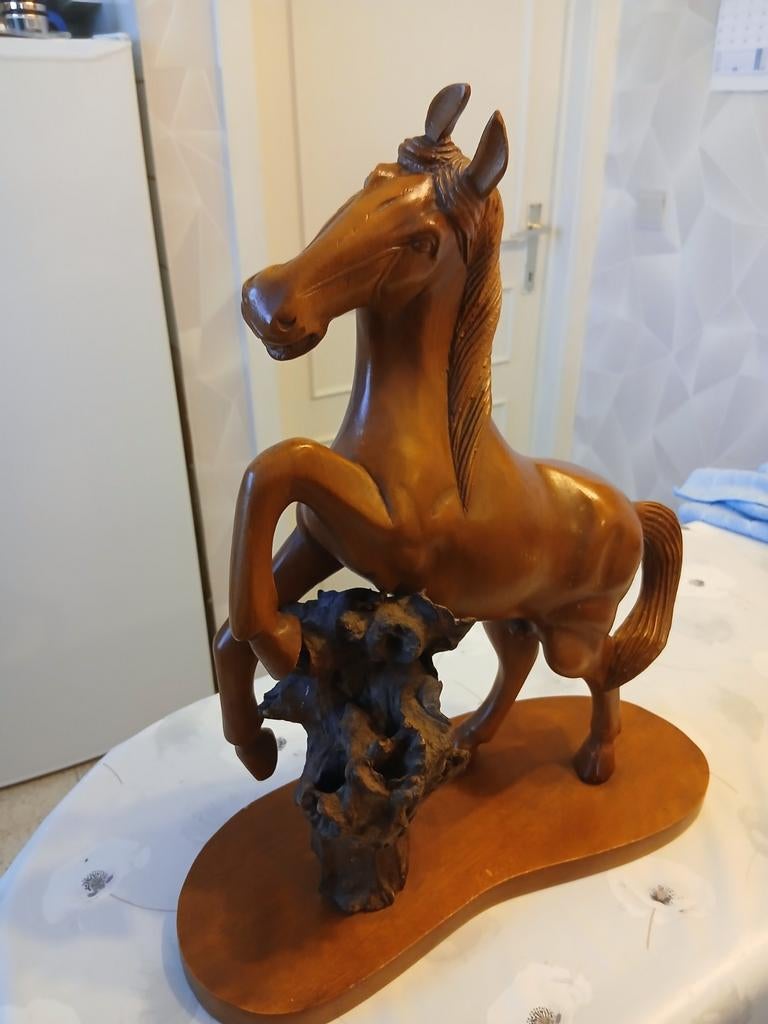 Huppelent Paard, Verzamelen, Ophalen