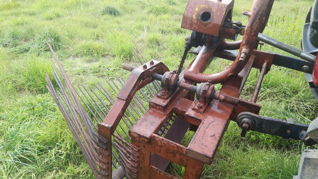 Aardappelrooier 1 rij van het merk favorit.
Werkende staat., Zakelijke goederen, Ophalen, Akkerbouw, Aardappeltechniek