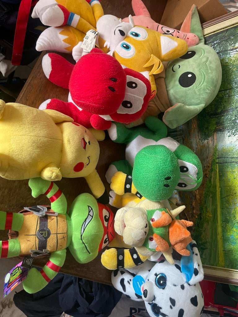 Lot peliches jouet et cartables pokemon mario.., Enlèvement, Comme neuf