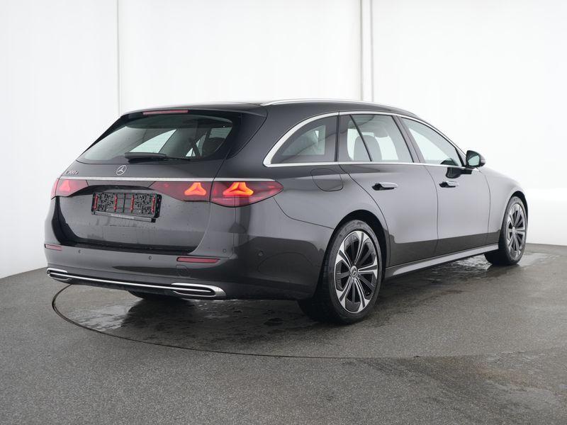 Mercedes-Benz E-klasse 300 e Break Luxury Line | Distronic |, Autos, Argent ou Gris, Achat, Entreprise, https://public.car-pass.be/vhr/4deb34cc-3d15-48ba-be3c-a2b6714247ef