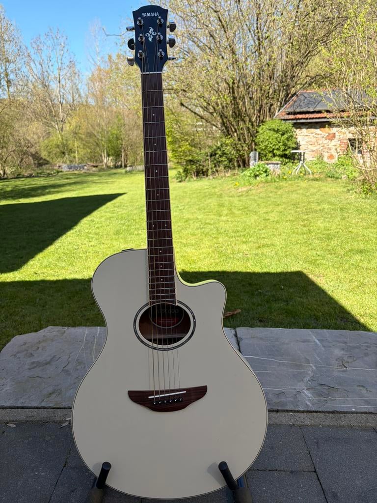 Guitare Yamaha electro acoustique APX 600, Musique & Instruments, Instruments à corde | Guitares | Acoustiques, Enlèvement, Comme neuf