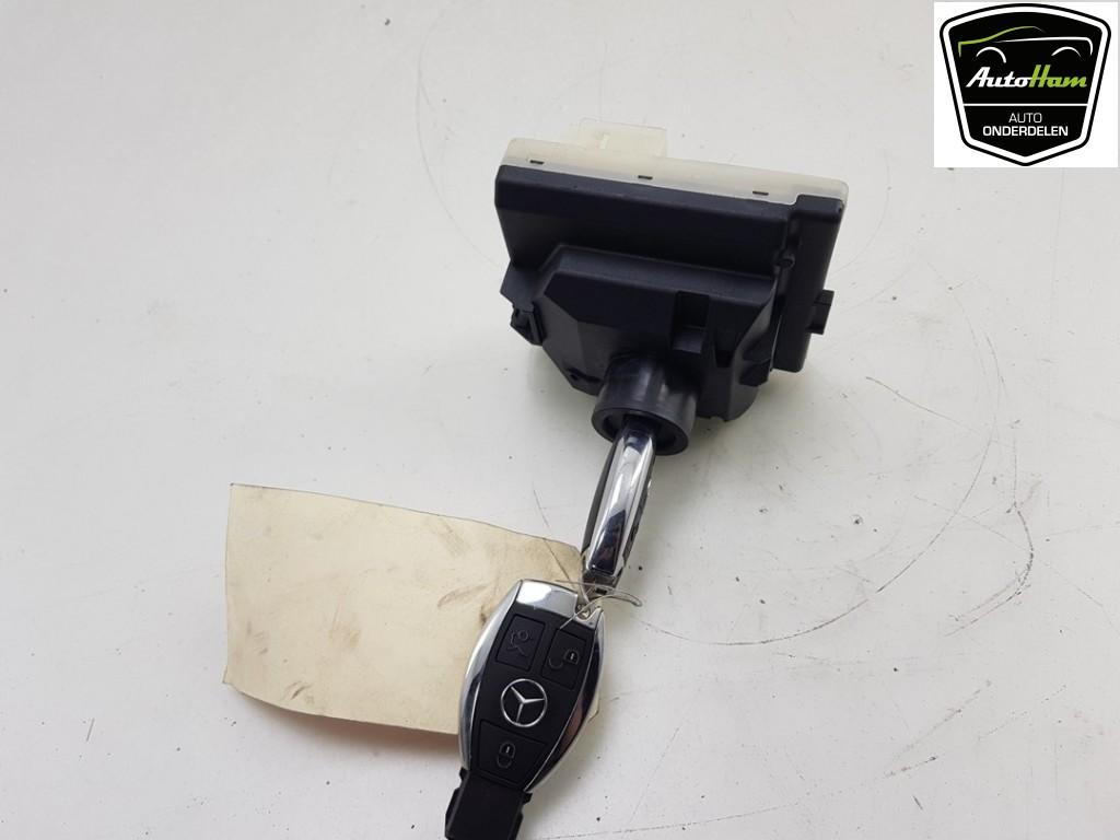 CONTACTSLOT + SLEUTEL Mercedes-Benz C (W205), Gebruikt, Mercedes-Benz