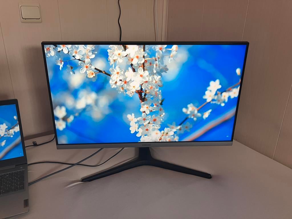 Samsung U28R550UQR 28" Monitor, 4K Ultra HD, LED, Blue, Grey, Audio, Tv en Foto, Televisies, Ophalen, Zo goed als nieuw, LED, Samsung