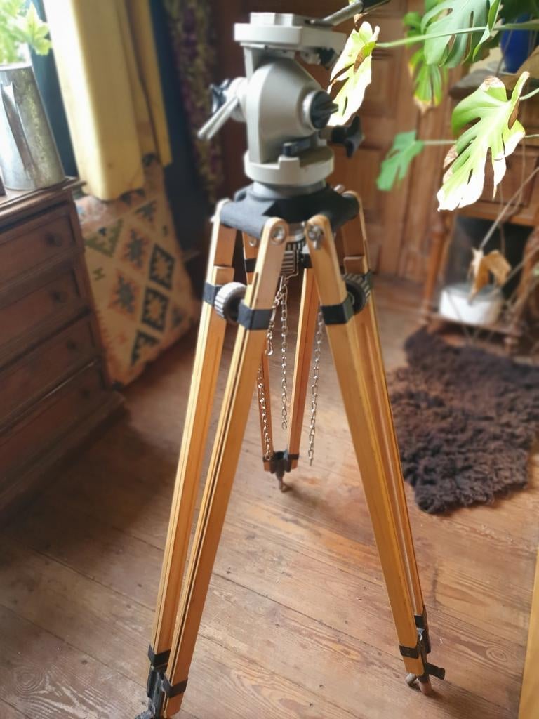 Linhof houten statief met pan/tilt kop, Ophalen