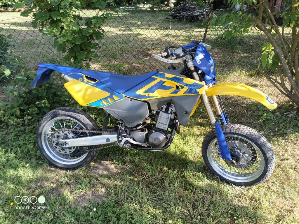 Moto : Husqvarna TE570 Enduro/ Supermotard.
