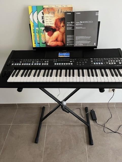 Yamaha PSR-SX600 + keyboardtas en standaard met garantie, Muziek en Instrumenten, Keyboards, Ophalen, Nieuw, Yamaha, Midi-aansluiting