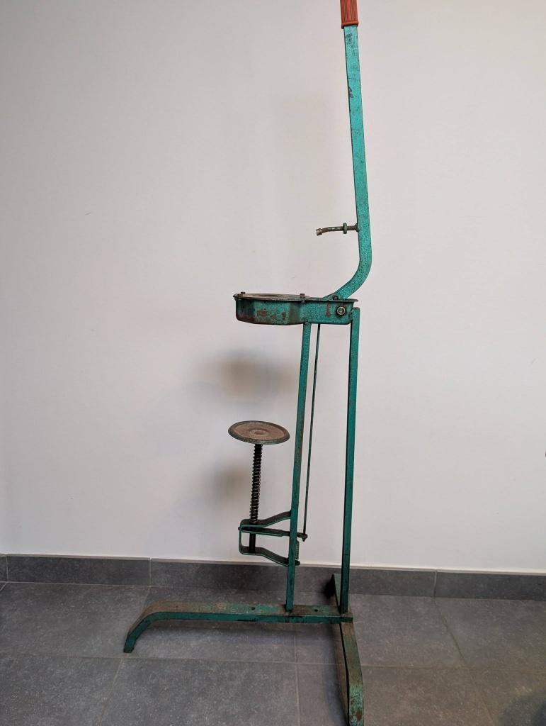 Kurkapparaat op voet, Ophalen