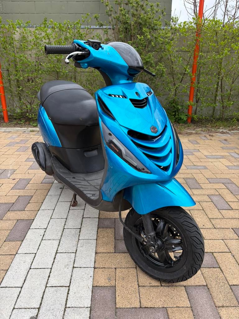 Piaggio zip 2t a klasse, Ophalen, Zo goed als nieuw, Zip