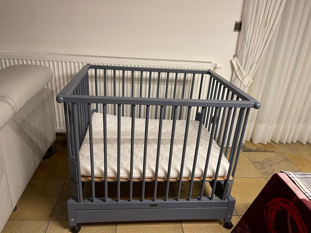Babypark met matras + wieltjes in prima staat, Ophalen, Zo goed als nieuw, Wieltjes