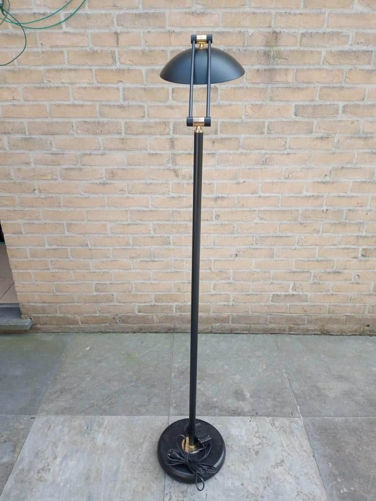 Zwarte, staande lamp, Huis en Inrichting, Lampen | Vloerlampen, Ophalen, Gebruikt, 100 tot 150 cm
